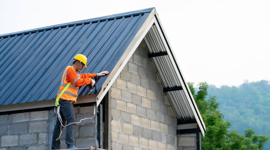 Professional New roof installation in Cascade, IA